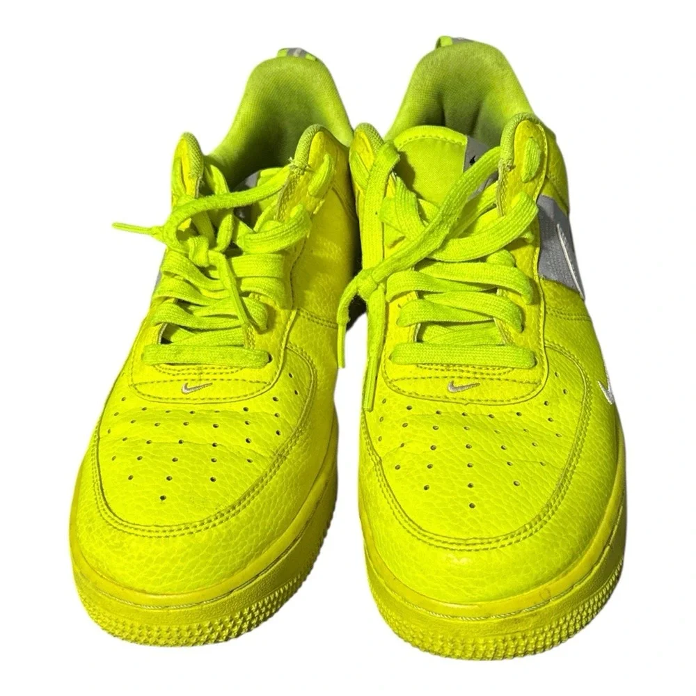 🇺🇸Nike Air Force Size 8.5 1 '07 LV8 Volt (a bright, striking yellow-green).‎